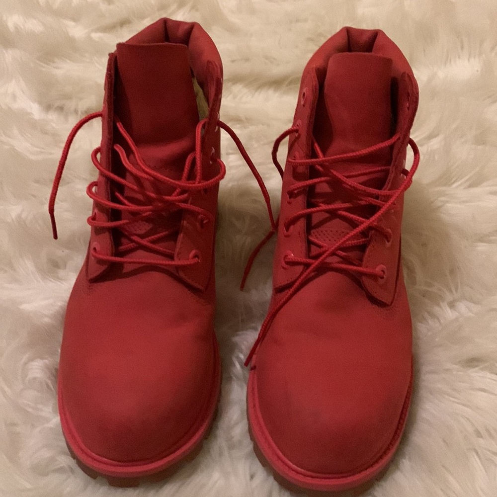 Red wmns timberlands, great condition!